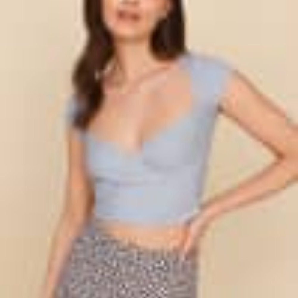 Reformation Gill Top in Sky Size S